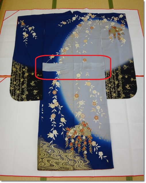 職人による振袖の布足し胴継ぎ仕立て作業