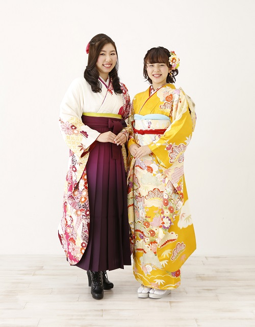 黄色振袖と袴姿 姉妹 名古屋市の振袖専門店きものやまなかで購入したお客様のご紹介