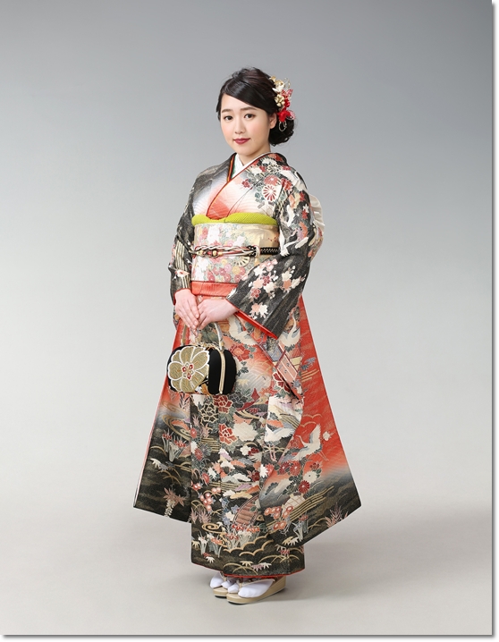 ママ振袖コーディネート アフター 黒赤色 古典柄 アフター