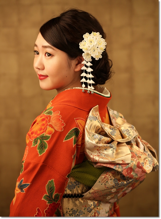 ママ振袖コーディネート アフター 髪型 白髪飾り