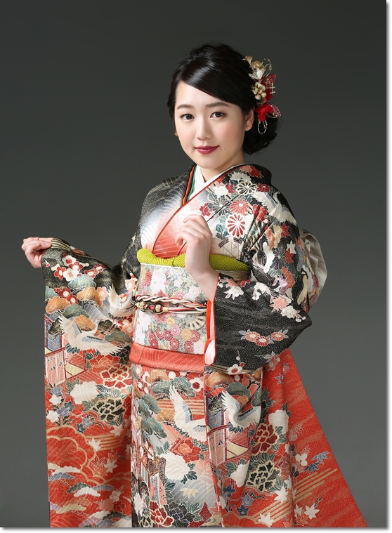 ママ振袖コーディネート アフター 黒赤色 古典柄 アフター