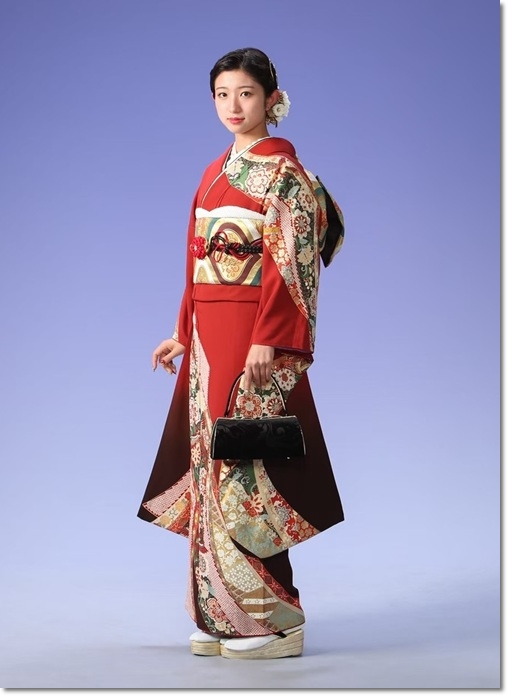 赤色 ママ振袖コーディネート After