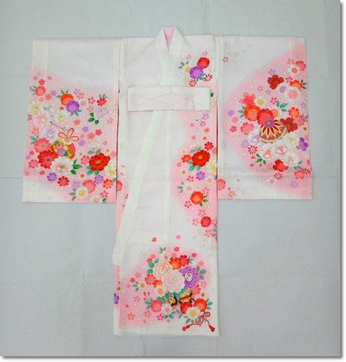 女の子お宮参り産着の着物 購入品 おすすめ人気 白 手毬 桜 全体柄 可愛い