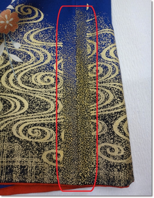 振袖の身幅出しで途切れた柄を描き足した金彩加工